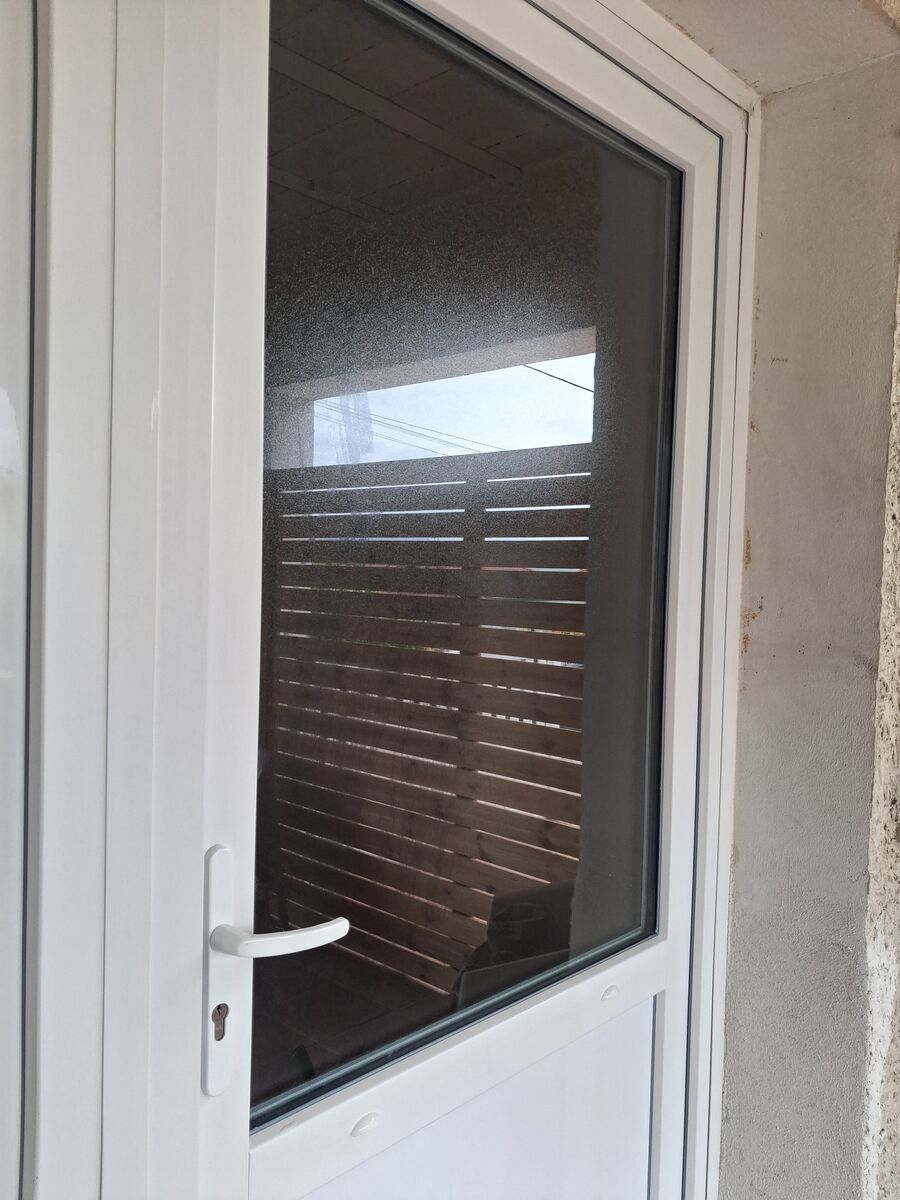 Nettoyage de vitres à Roussillon par XYZ PROPRETÉ